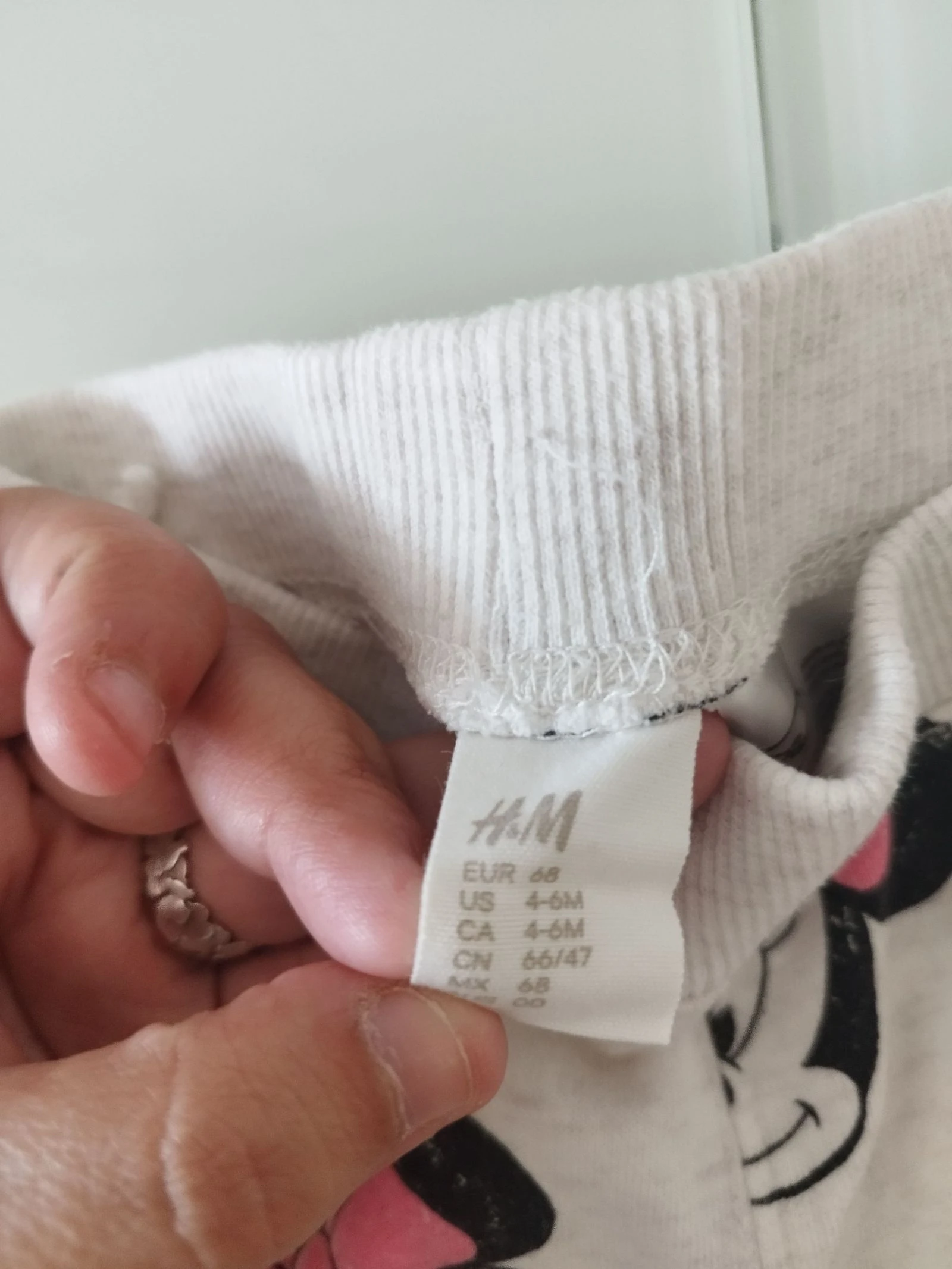 Conjunto de calça e moletom Minnie Mouse 4-6 meses H&M – photo 4